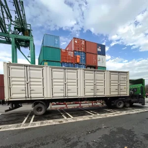 20FT Used Dry Cargo Container House Breathable China Sea Land Shipping Standard Cube Design Customizable