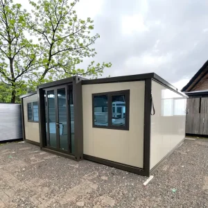 3 Bedroom with Kitchen and Living Container House Folding 20ft Container House Expandable 4oft for Grocery Container House