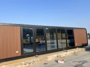 40FT Two Story Apple Cabin Container House SAA Plug Power Outlet Screen Fire Resistant for Australia New School Living Room