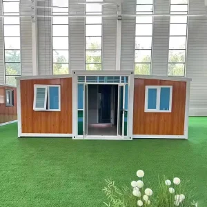 40Ft 20Ft Prefabricated Mobile Luxury Container Expandable House 3 Bedroom Prefab Villa Portable Home With Bathroom and Toilet