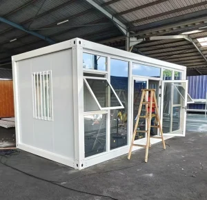 Breathable Modern Design Fast Installation Stylish Glass Wall Office Container House Quick-Assemble Temporary Site