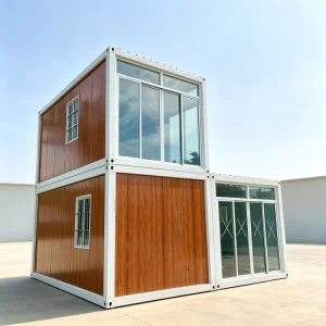 Casa Contenedor Combinada De Dos Pisos Con Acabado De Madera Y Solarium De Cristal