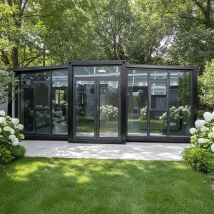 Custom Prefabricated 20Ft 40Ft Steel Container Expandable House Two Bedroom Modern European Movable Living Room Kitchen Bathroom