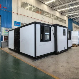 Custom Prefabricated Modern 20Ft 40Ft Expandable Container House for Office Building & Villa Use Portable Breathable Design