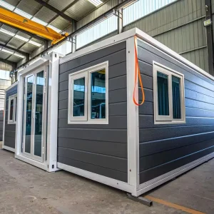Customized 3 Bedrooms Luxury Movable Modern Expandable Full Bathroom Prefab Shipping Container House Luxury Factory Outlet