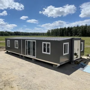 Expandable Luxury 40ft Steel Container Villa 74sqm Waterproof Prefab 3-Bedroom Home for Safari Camp Wildlife Resort Lodge