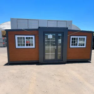 Insulated Expandable Container House to Live in Cold Climate Winter Ready Prefab Waterproof Canada Weather Resistant 20ft 40ft