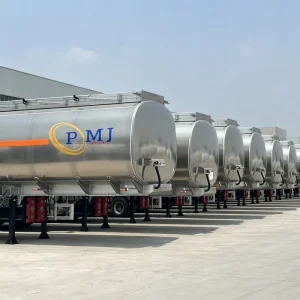 Large Capacity Steel Oil Tank Semi-Trailer with 12R22.5 Tires for Chemical Liquid Transport