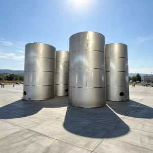 Large Stainless Steel Liquid Storage Tank for Chemicals Farms Hotels & Construction-Customizable Dimensions & Easy Operation