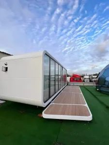 Low Price Eco-friendly Energy-saving Steel Container House Mobile Prefabricated Apartments Modern Design Villa
