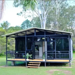Luxury 20FT 40FT Expandable Steel Container House 2 Bedroom Villa Prefab with Sandwich Panel Material for Outdoor Hotels