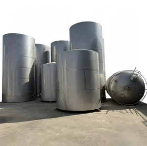 OEM Custom Stainless Steel Tank With Complete Auxiliary Fittings