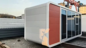 Outdoor Mobile Steel Container House 20ft Waterproof Durable Safe Mediterranean Design for Community Service Center Office