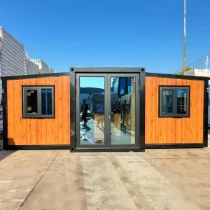 Prefabricated 3 Bedroom Modern Container House Living Room Galvanized Steel Structure Earthquake Resistant Apartment Courtyard