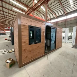 Prefabricated Luxury Expandable Container House Portable Foldable Mobile Cabin 20FT 40FT 3 Bedroom Modern Container House